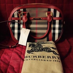 A Burberry small orchard handbag .