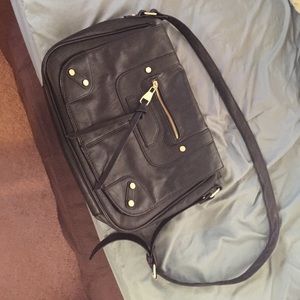 Steve Madden black crossover purse