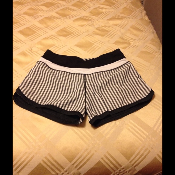 Lululemon Mini Stripes Sea Groovy Run Speed Shorts