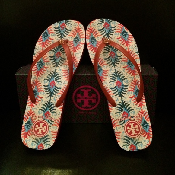 Tory Burch Shoes - ❗️Flash Sale❗️Tory Burch Flip Flops