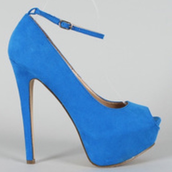 NIB 6.5 Breckelle's blue ankle strap peeptoe pumps