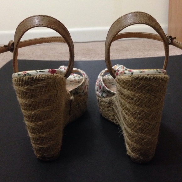 White Floral Wedges, Espadrille Sandals, Size 7 - Picture 4 of 4
