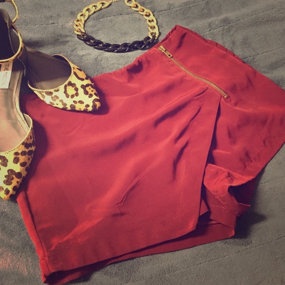 🚫SOLD🚫 NWOT F 21 Burgundy Asymmetrical Skort