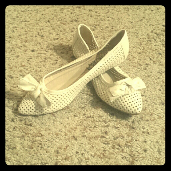 Off white mesh flats- brand new!  Never worn!