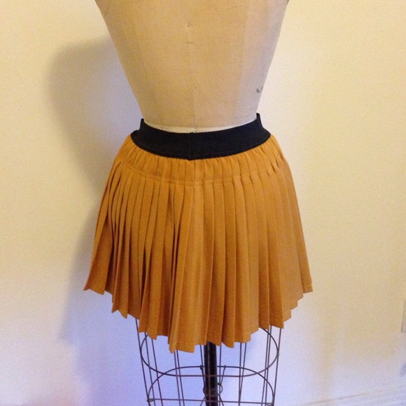 Elastic waisted skirt - Picture 3 of 4