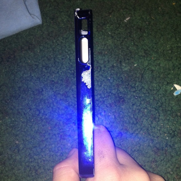 Blue zebra case broke at the top - Picture 4 of 4