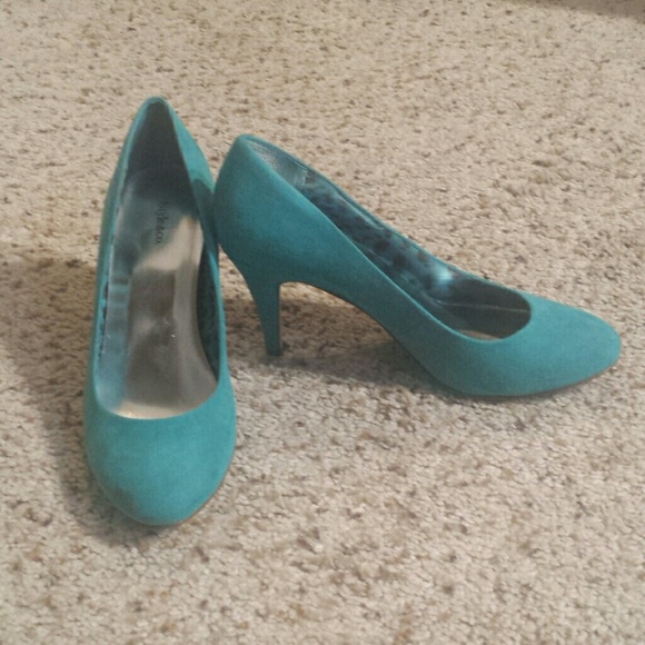 Cutie teal pumps