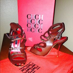 Carolina Herrera high heels.