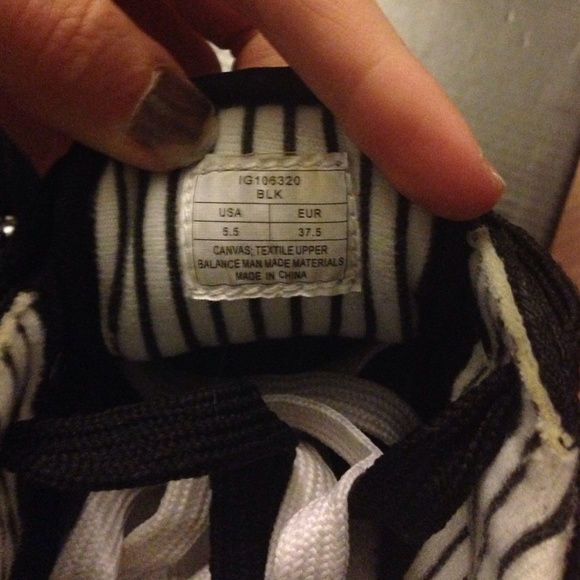 To small - Picture 4 of 4