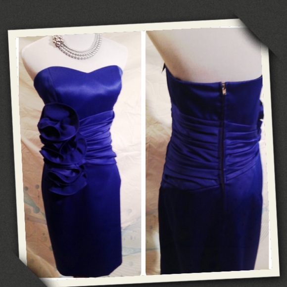 Dusk Dresses & Skirts - 💙Stunning Satin Dress