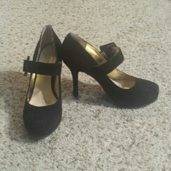 Black suede Mary Jane pumps