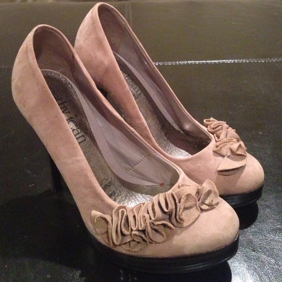 Mauve heels