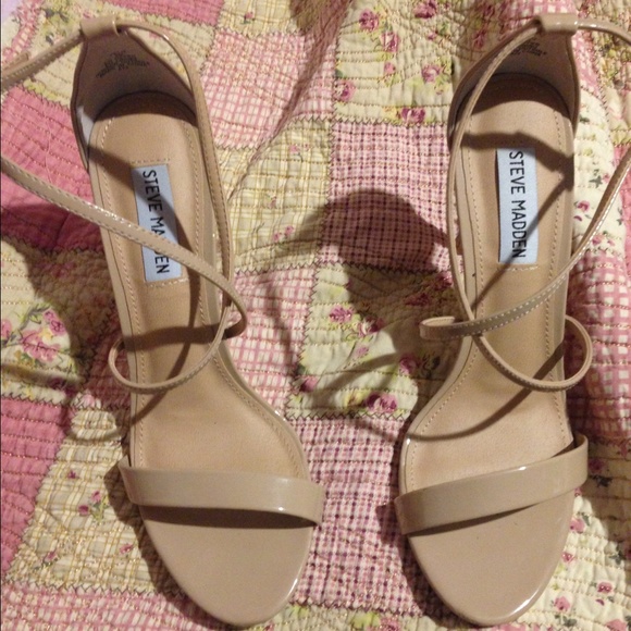 Gorgeous Steve Madden ankle strap heels!✨ - Picture 2 of 4