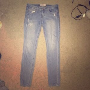 light wash Hollister skinny jeans