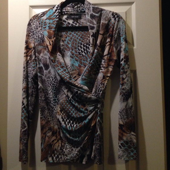 Karen Kane faux wrap shirt sz L. Animal print