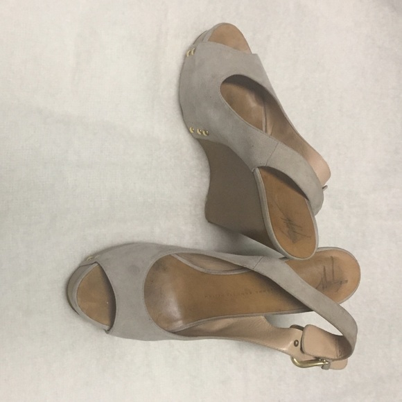 💯 Authentic Giuseppe Zanotti Wedges‼️ - Picture 3 of 8