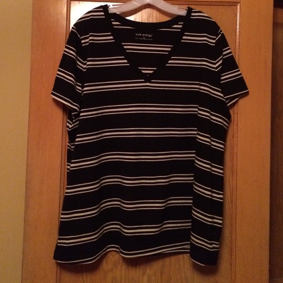 Striped v-neck tee