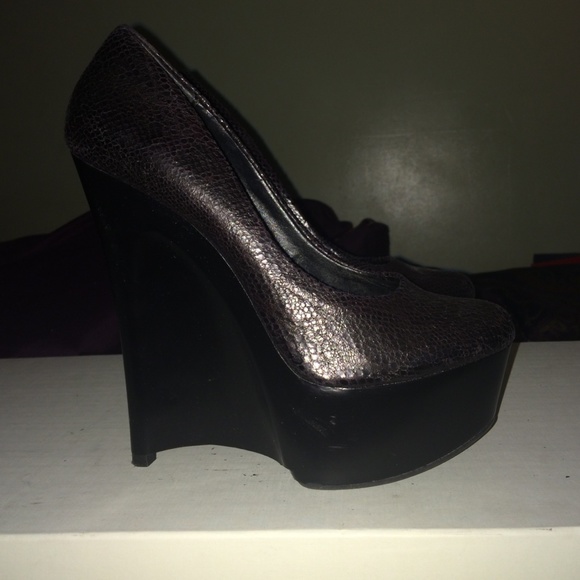 Halston Wedge shoes