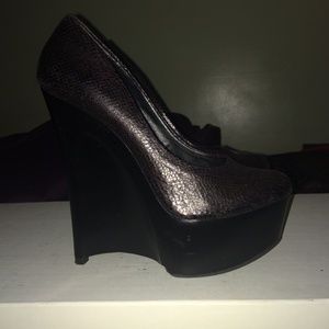 Halston Wedge shoes