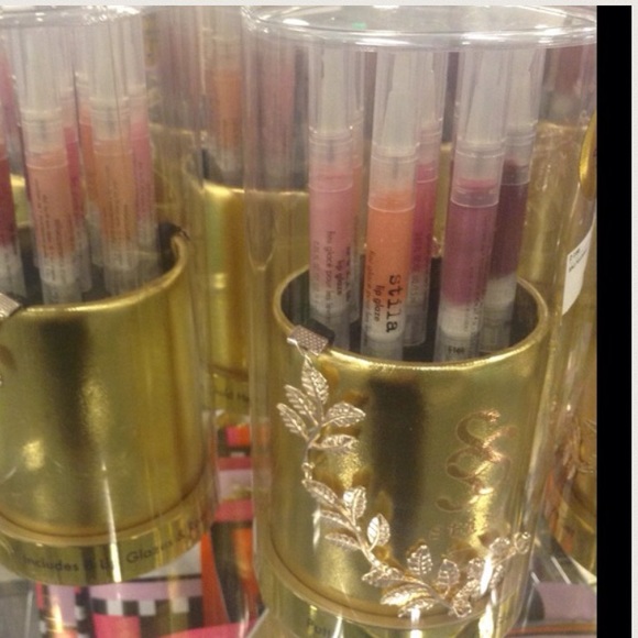 New Stila lipsticks with gold leafy headband - Picture 4 of 4