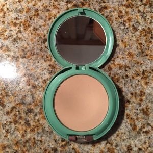 Clinique perfectly real compact makeup shade 130N