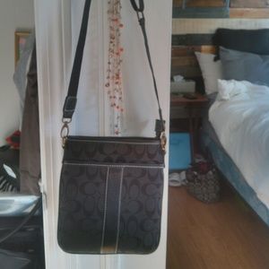 Super Faux Coach Messenger Bag*FINAL PRICE *