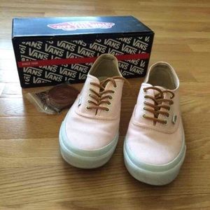 Women's Vans SIZE 7.5