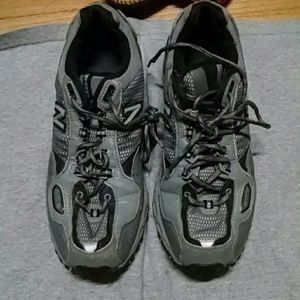 New Balance tennis shoes