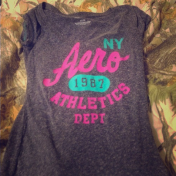 Aeropostale v neck t shirt