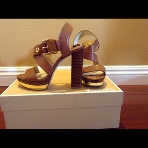 MK Brown/Gold platform heels