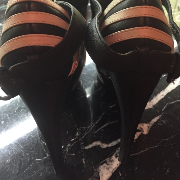 Designer shoes - Picture 3 of 4