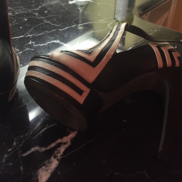 Designer shoes - Picture 4 of 4