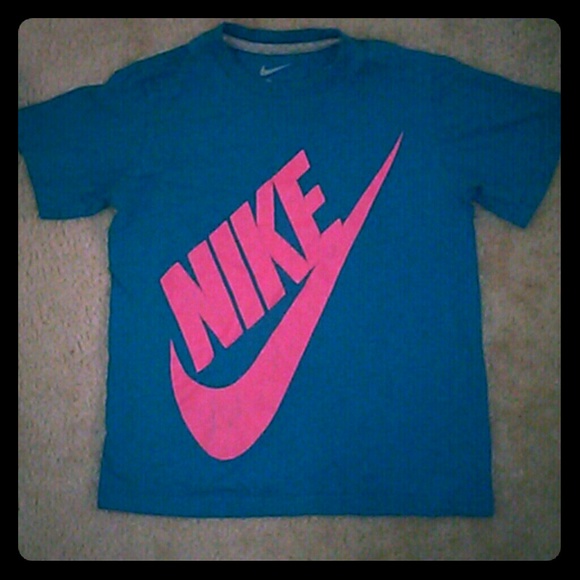 Nike T-shirt