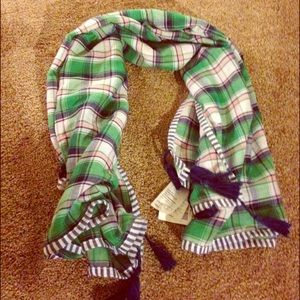Hollister scarf
