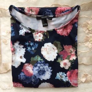 Flower floral bodycon dress. Perfect for spring!