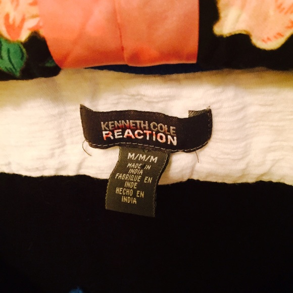 Block-Color Tanktop w/ Button-Up Cleavage😉 - Picture 2 of 3