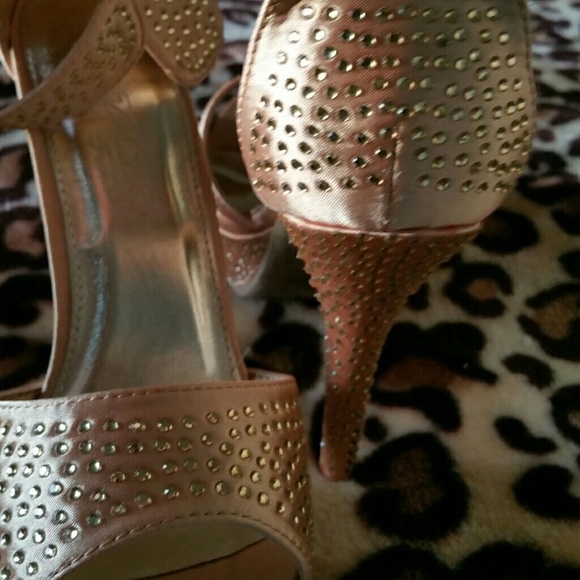 Shoes - Picture 3 of 3