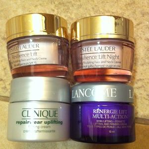 4 deluxe samples of firming cream.  All new.