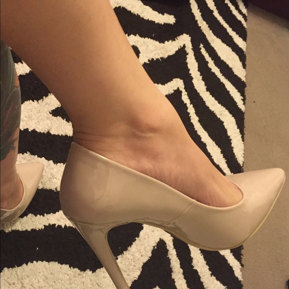 Added pic of heel on
