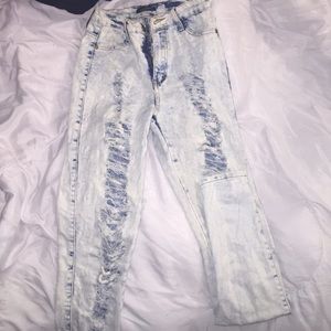 light blue ripped high wasted jeans
