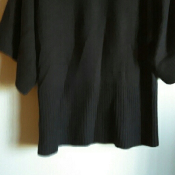 sweater - Picture 3 of 3