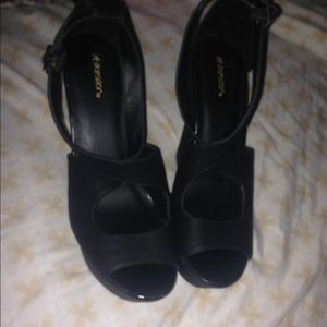 Cute Black Leather Wedges (Heels) size 8.5