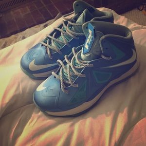 High Top Lebron 10's. Blue.