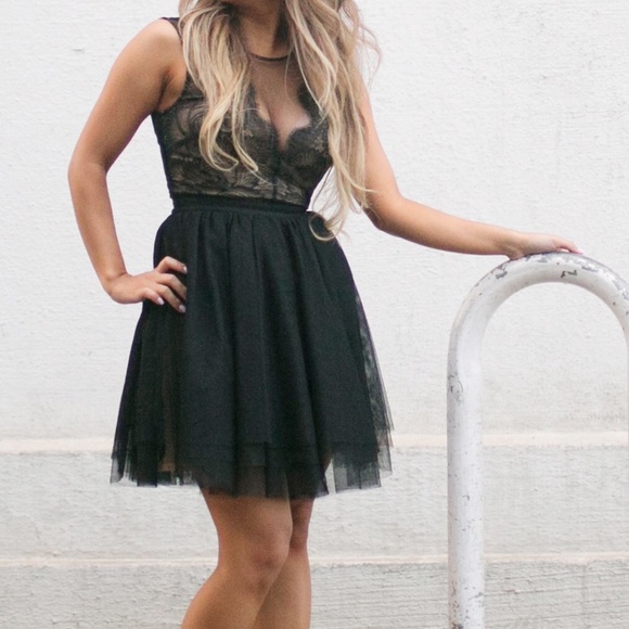 BEBE Flare Puff Skirt Dress worn once SZ 00 - Picture 3 of 4