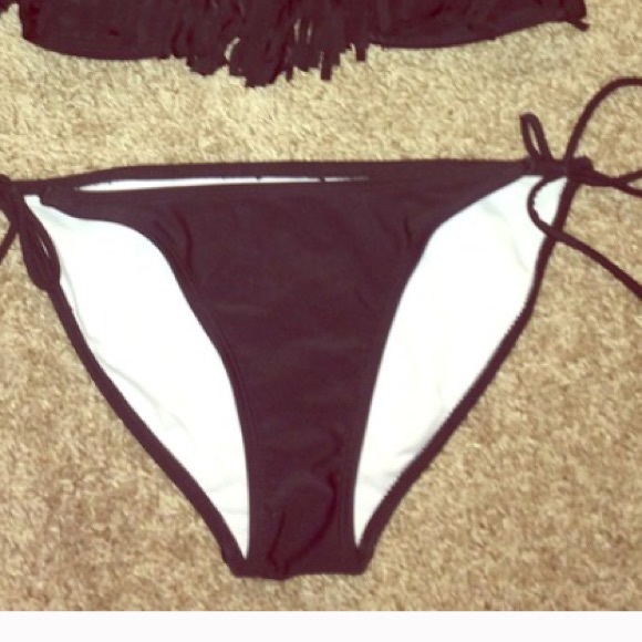 Black bottoms