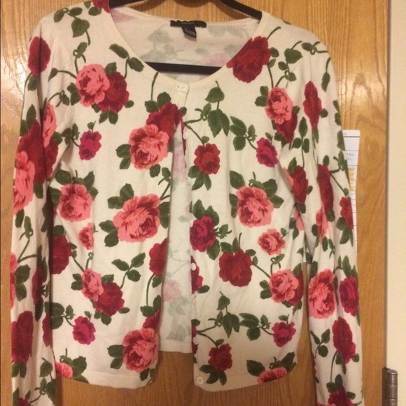 🚫SOLD🚫Cute pinup flower print cardigan