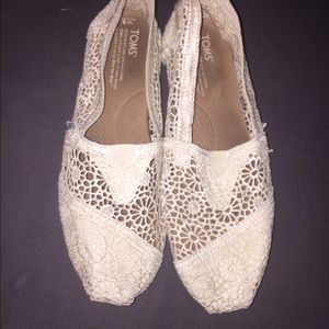 White lace crochet toms