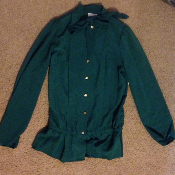 Silky blouse with neck tie