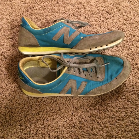 Shoes - Picture 2 of 4