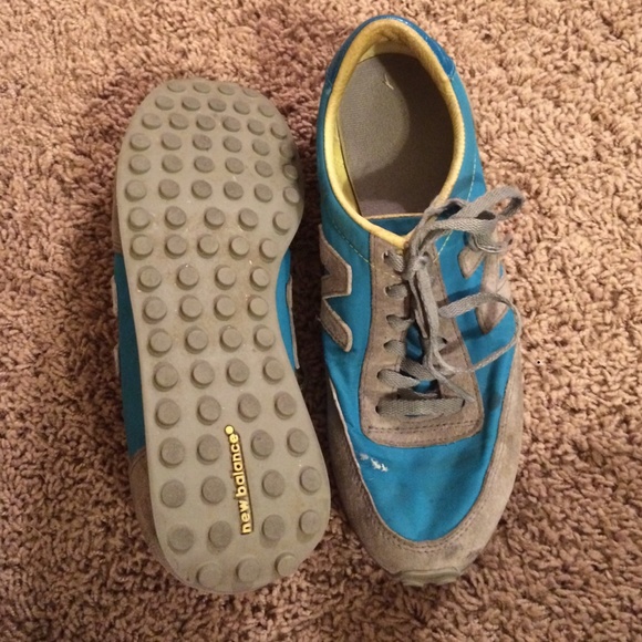 Shoes - Picture 3 of 4